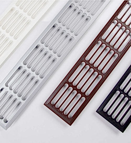 M41 0650 004 - PLASTİK MENFEZ 70 MM X 466 MM - SİYAH